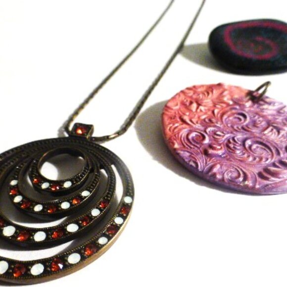 JEWELRY LOT Chain Opaline & Orange Rhinestone Necklace Ombré Medalian Pendant - Picture 3 of 9